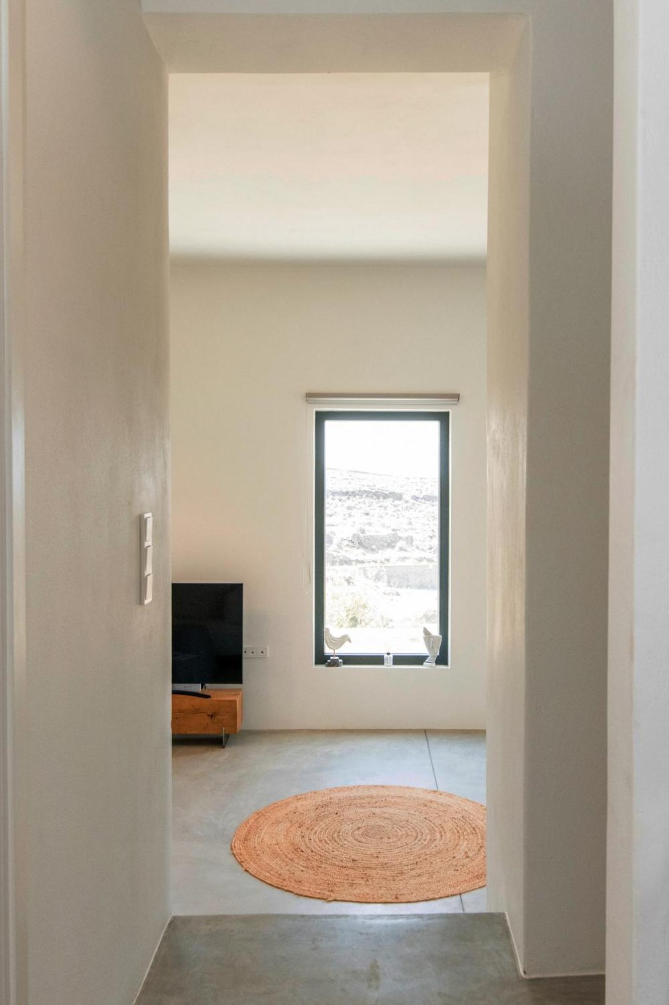 Rockaine Villa *